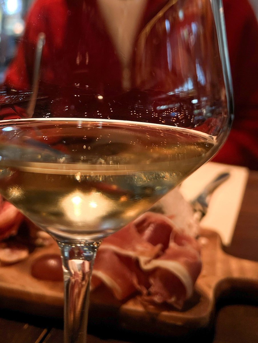 PoonOfficialFC's tweet image. Valentine ไวน์กลางวัน

⟣—————————⟢

IG update : poon_mit12

📍 instagram.com/p/DUvAN6BDyvt/…

‧⁺◟꒰ @poon_mit12 
#poon_mit12 
#MIT 
#มิตรของปูน ꒱˚⁺‧𓏰