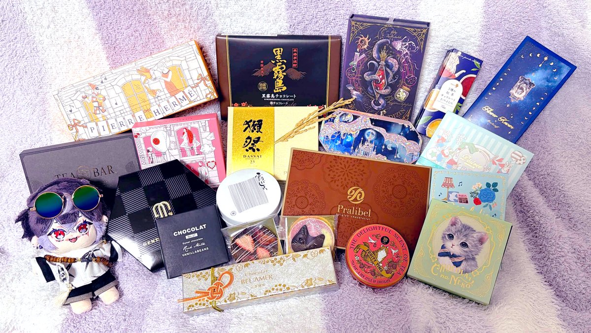 ハッピーバレンタインだよ、烏知一色🍫
ラブワさんからの最高最強贈り物もたんとあり、ほまに嬉しい🫶🫶✨✨ぜ～～～んぶおれの うれしい 大事に食べちゃお 