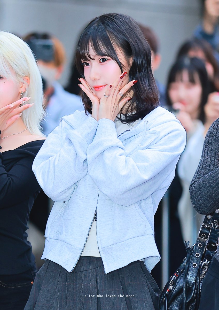 つきつね tweet media