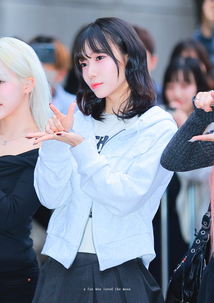 つきつね tweet media