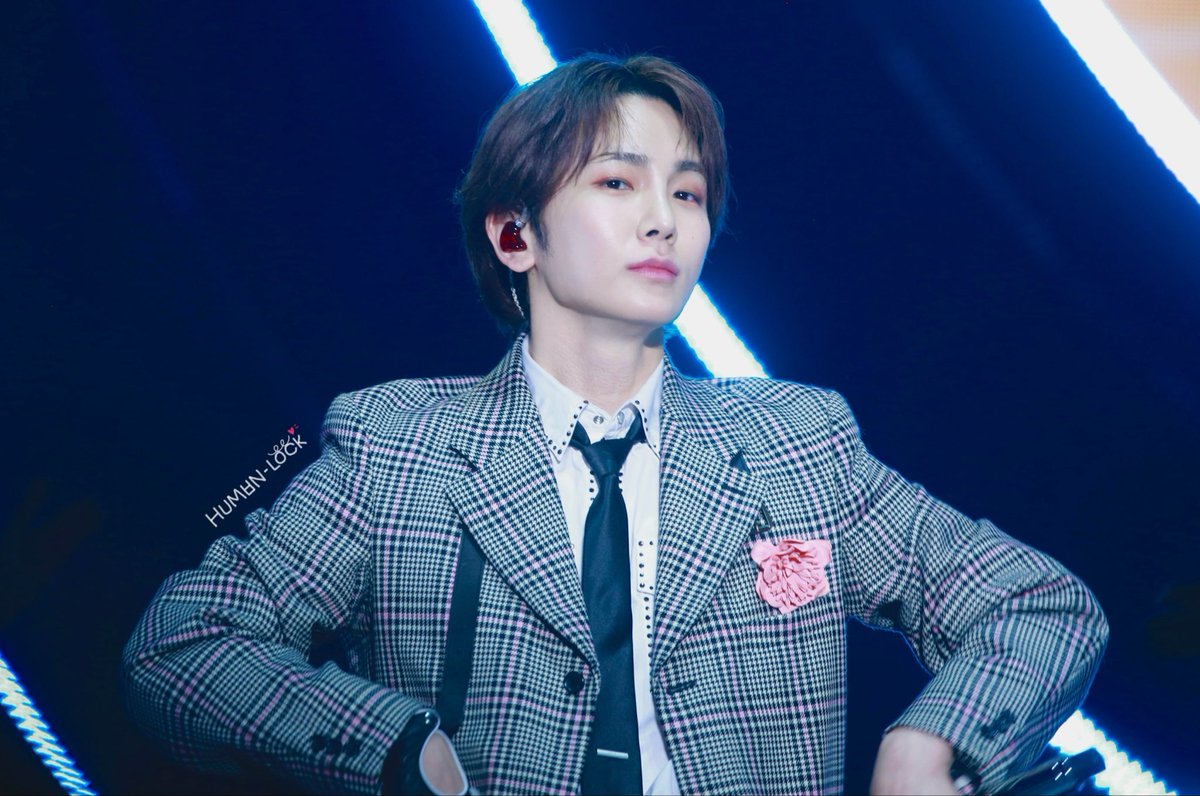 human-lock tweet media