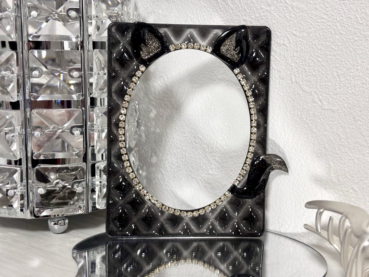 メルカリ#peachめいど
にてこちらのトレカデコ3品
出品しました✨どれも推しを
更に華々しく飾れます🫶

#ハンドメイド
#トレカケースデコ
#peachのお店