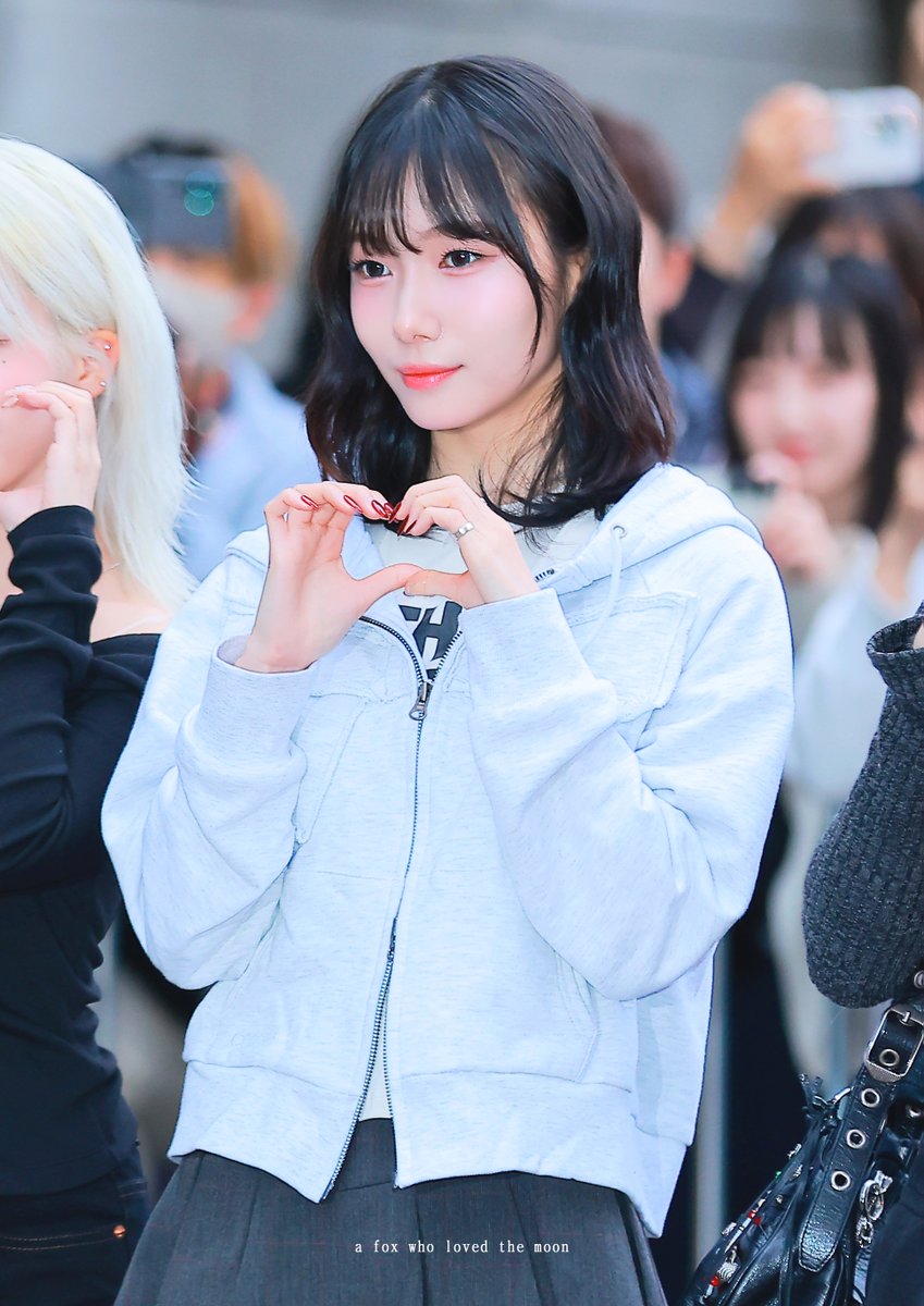 つきつね tweet media