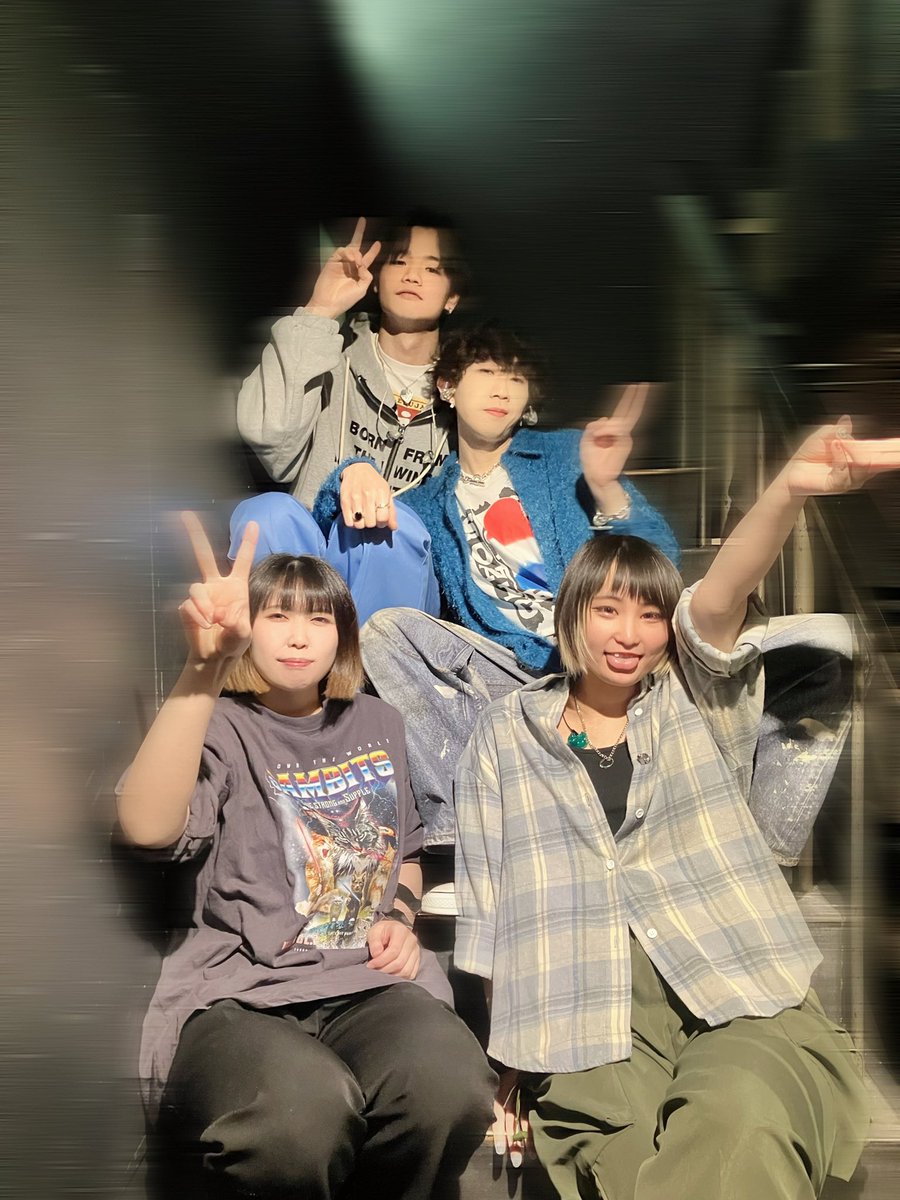 hmrb_official's tweet photo. ell SIZE ありがとうございました！！

set list
1.Sing along
2.パレード
3.夏、花火
4.泡となって
5.ハイヤー
6.ambitious
7.紡
8.新曲 https://t.co/iIDpsU9WeZ
