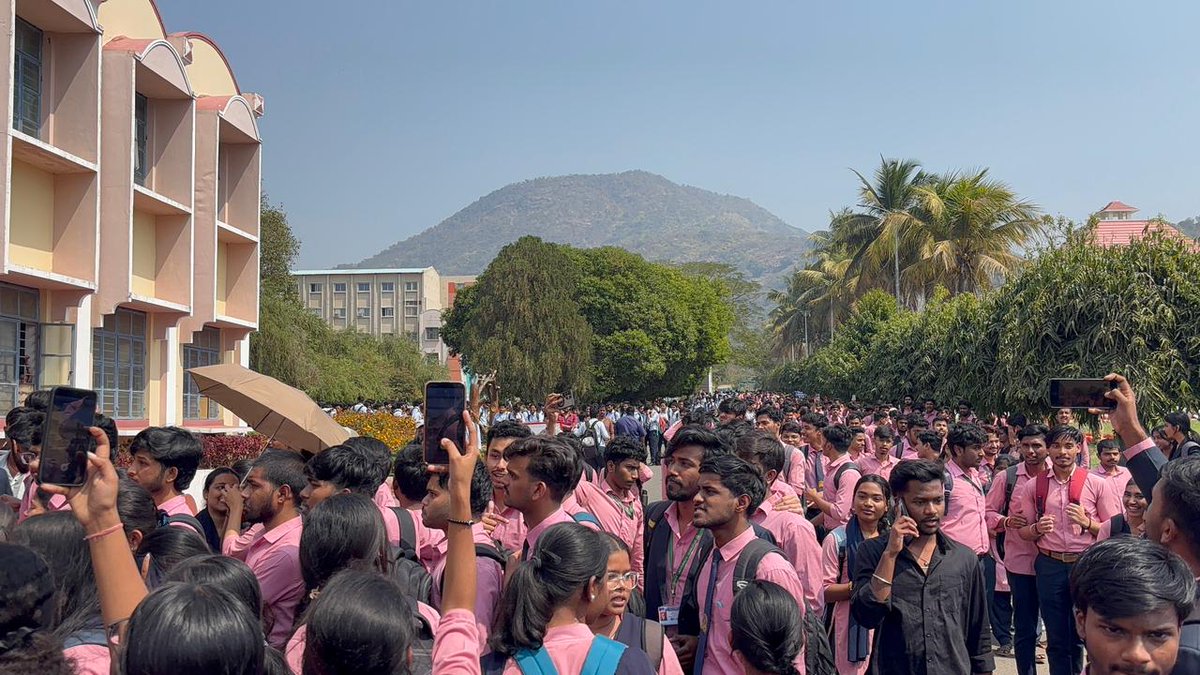 Debabra35952849's tweet photo. Students staged a massive protests today, blocking campus transport to voice critical grievances. primary demands include reducing excessive academic hours to prioritize TNP sessions and implementing separate buses for male and female students to ensure safety. #GIETUNIVERSITY https://t.co/nhkoJ4RBJs