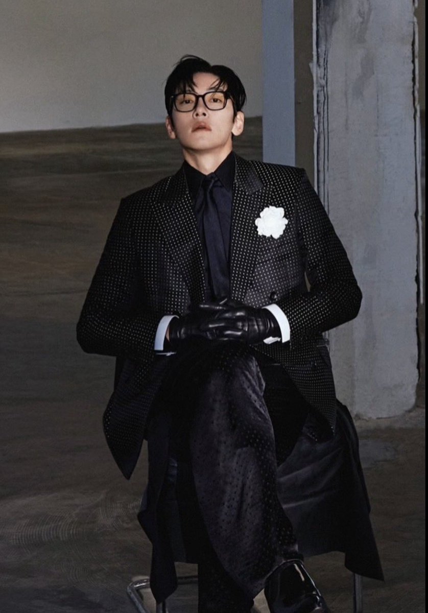 a duo i made up and it's a NEED pls park chanwook do something