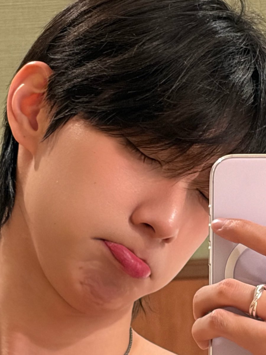 룽이 tweet media