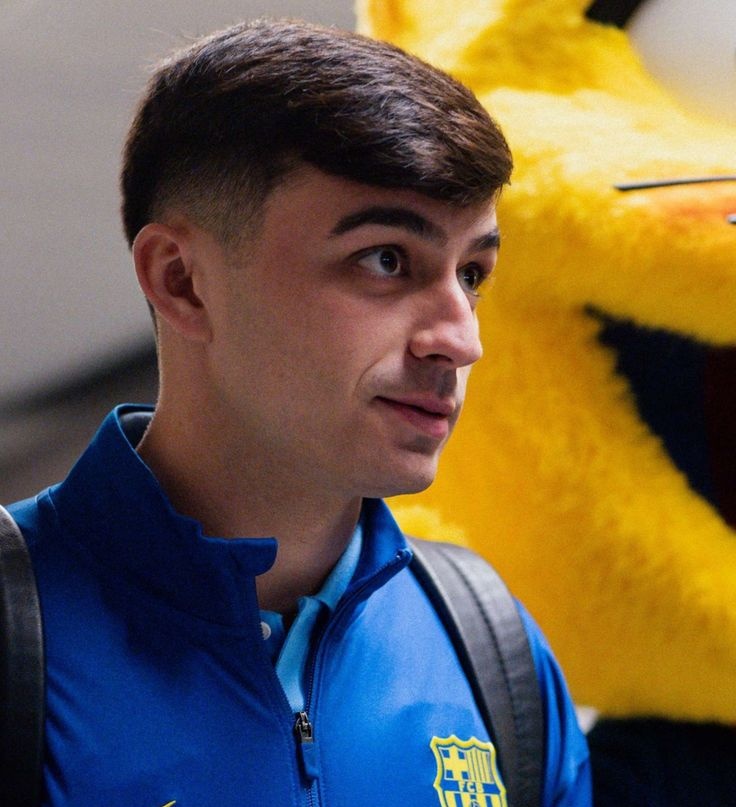 Nariz do Pedri tweet media