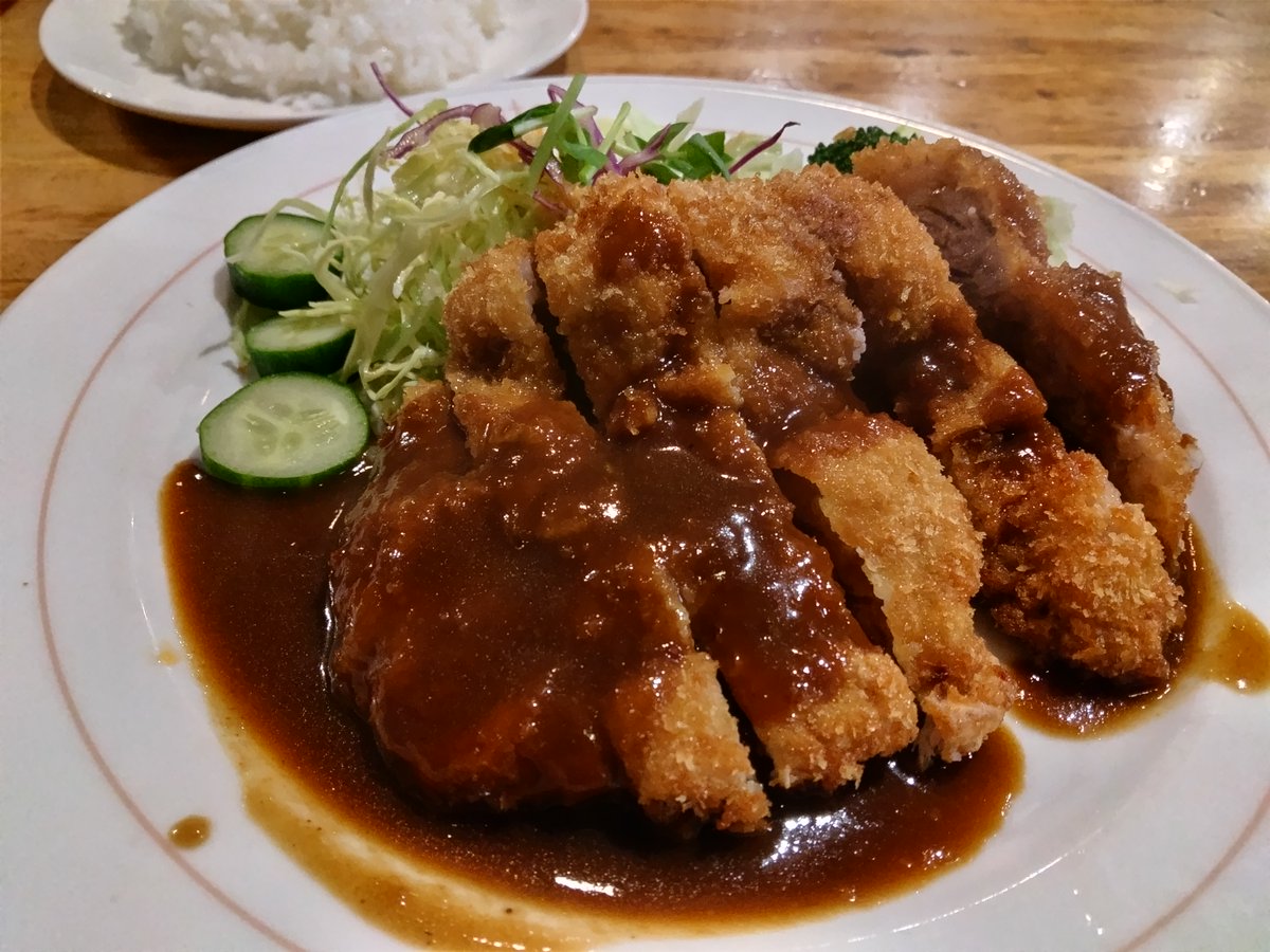 地元の老舗洋食店でデミグラスにまみれたくて「トンカツ定食（追加で