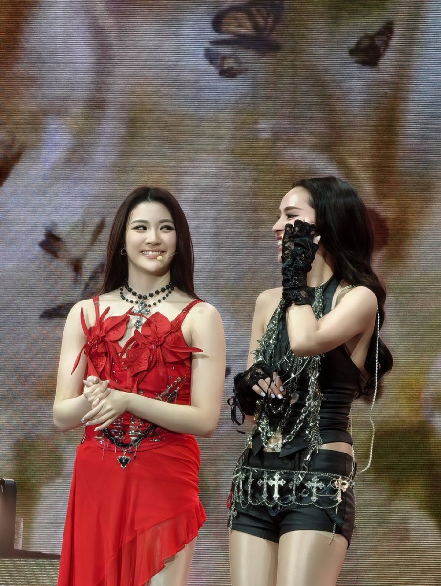 เจน่าจะไปรู้อะไร เต้นเหนื่อยแค่ไหนมองหน้าเธอก็ชื่นใจเต็มปอด

GINJAY HEART TO ALKEY
#GinnyJaynaFirstFanconTH