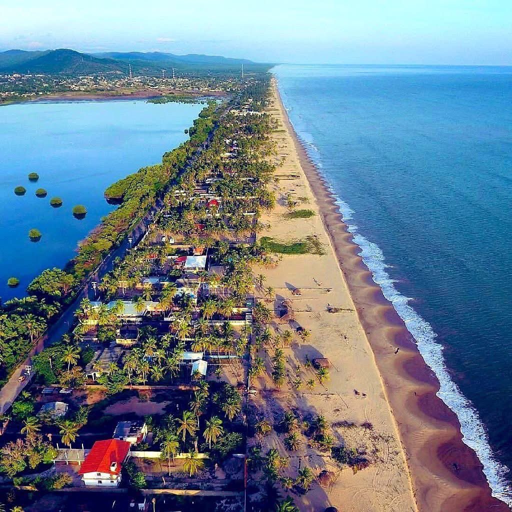 Maravilloso 
ISTMO CARIBE desde Boca de Uchire hasta el Hatillo entre la Laguna de Unare y el Caribe Venezolano recuerden visitar a <a href="/lanegrapaz/">Elvia Paz</a> en su 
#asilodepaz q les dará una calurosa bienvenida 
Edo Anzoátegui 🇻🇪🇻🇪🇻🇪🇻🇪🇻🇪🇻🇪🇻🇪🇻🇪🇻🇪🇻🇪🇻🇪🇻🇪🇻🇪🇻🇪
<a href="/venezuelaenfoto/">Venezuela en Foto</a>