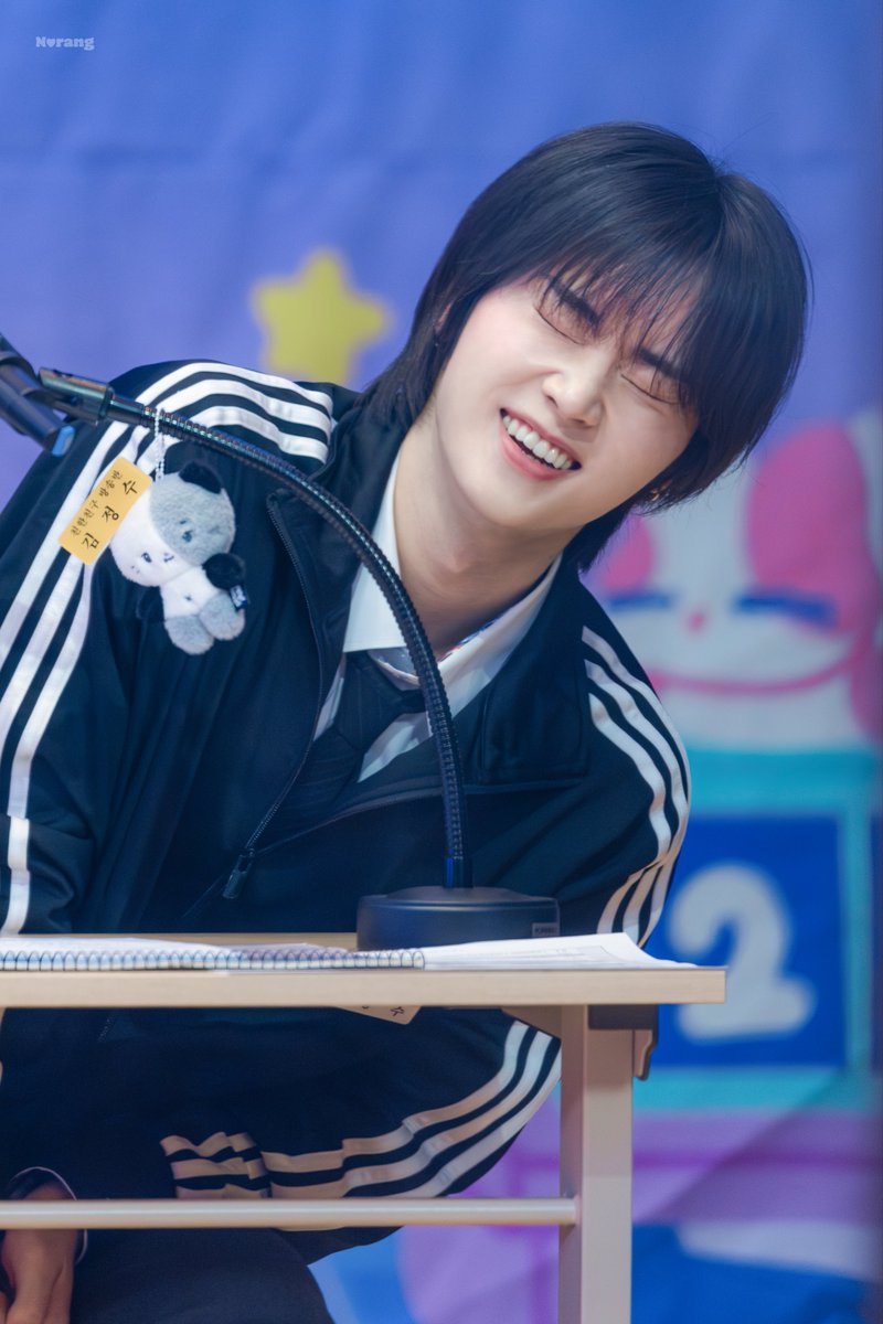260213 친친방

이 집 뎡프리카 진짜 달아요

#엑스디너리히어로즈 #XdinaryHeroes #정수 #Jungsu