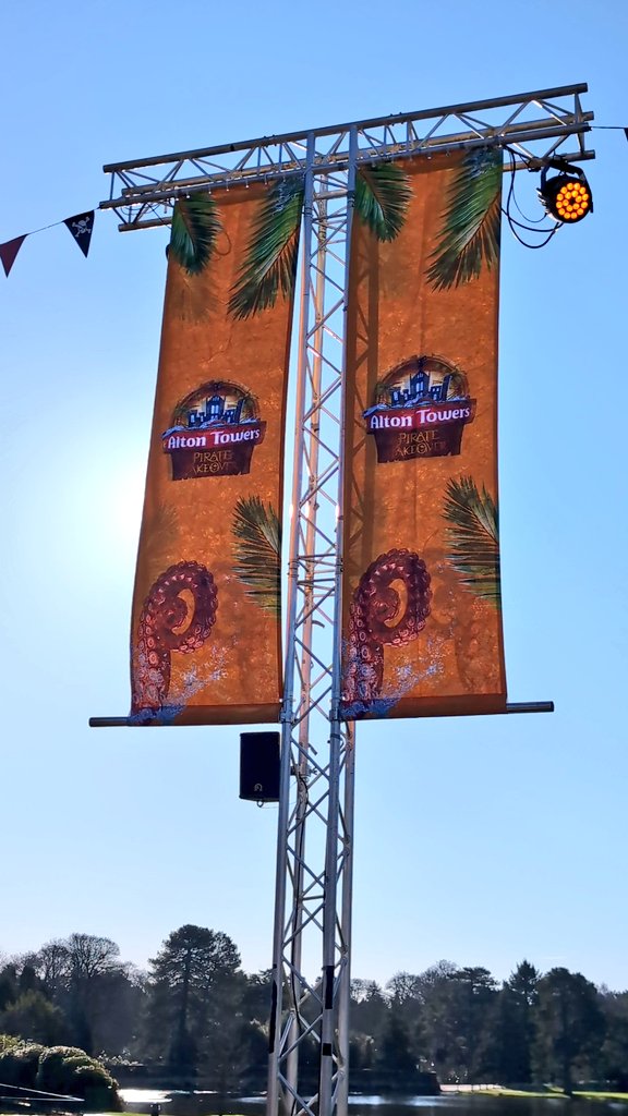The danger of rides at February half term is it's too cold for many to operate and so far that is the case today but not unexpected 

We're just here for a walk around and waterpark really, maybe try a special or two