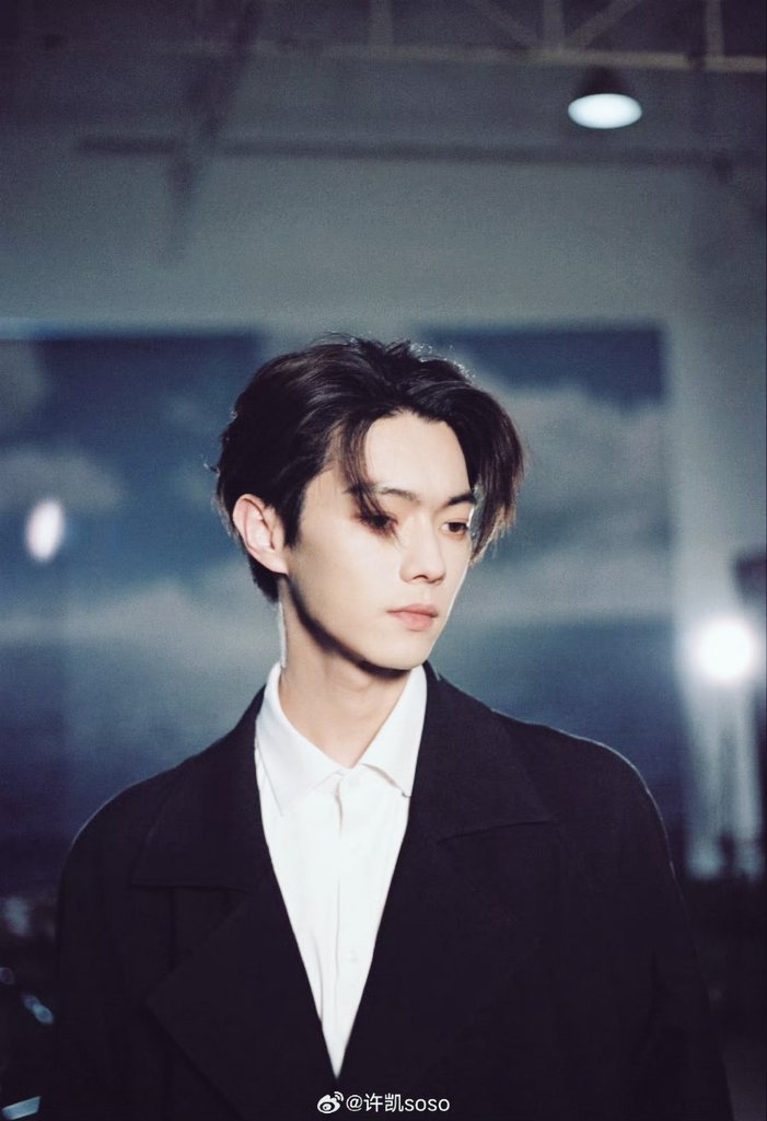 最新　許凱　シュー・カイweibo 写真集2021/8月～2023/1月 正方形 Weibo update 福が降りてきますように~~~🥰🤗🥰 ＃シューカイ ＃許凱