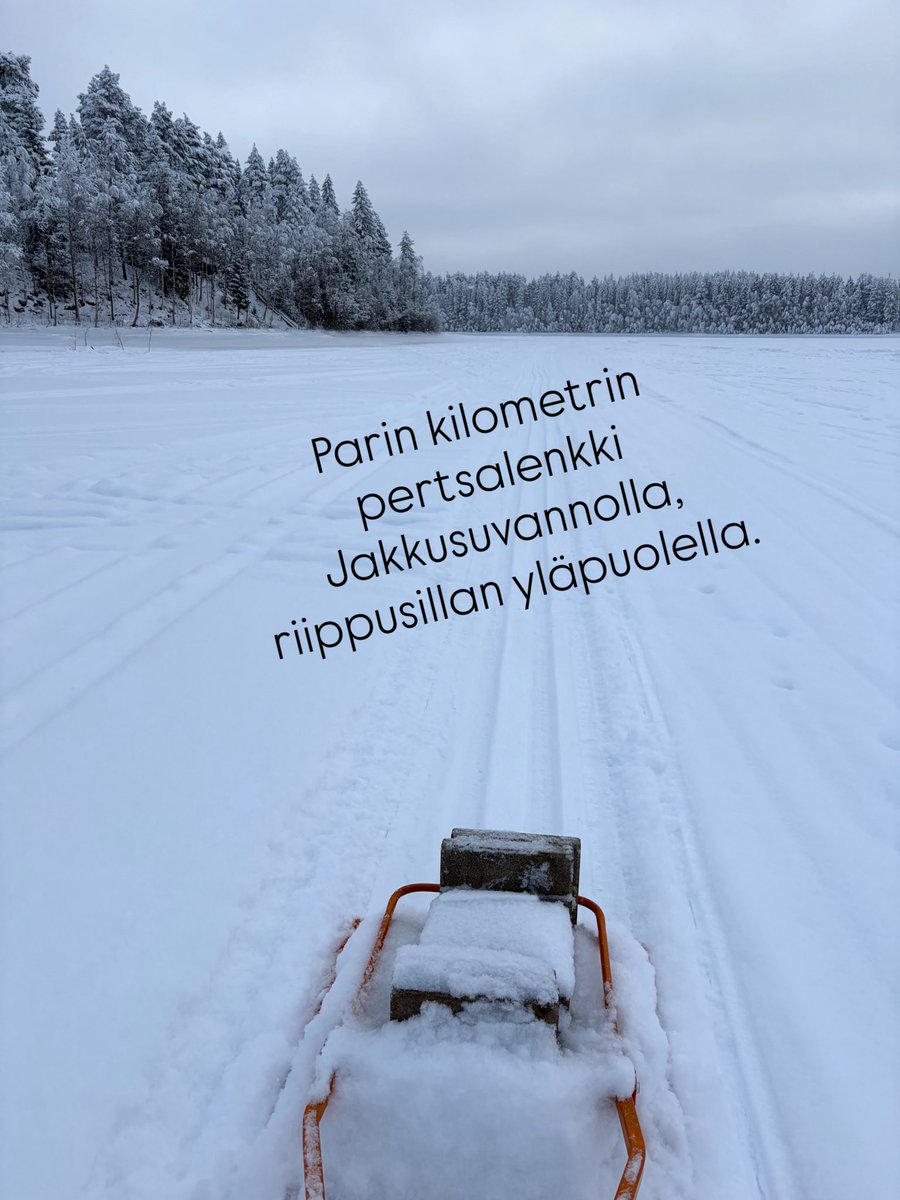 HannuKaisto's tweet photo. Iijoelle hiihtämään, jospa se ☀️kohta paistaa👌
#jakkukylä #iinkunta #hiihto https://t.co/deMNdTTXcP