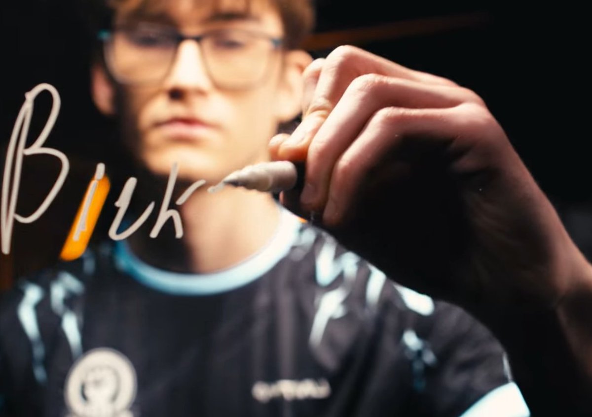 Z10 Spears tweet media