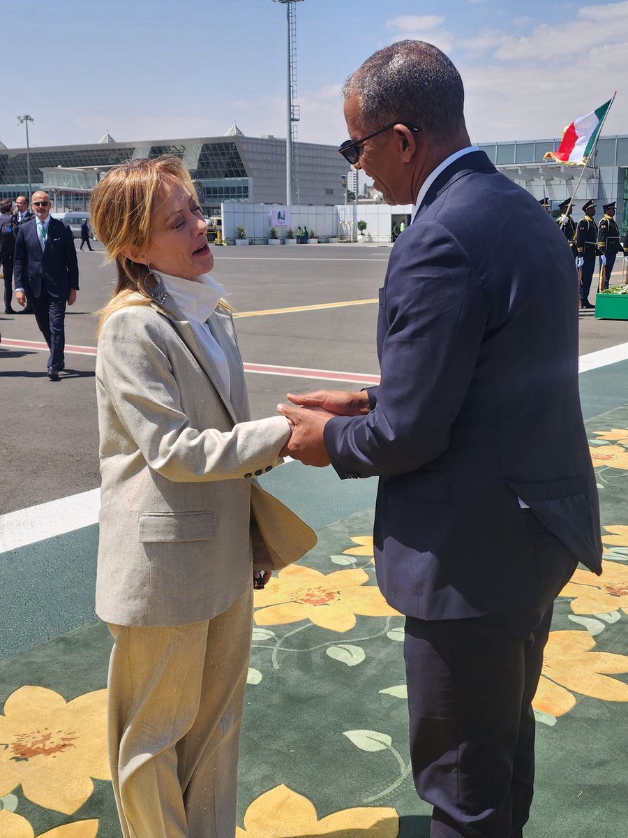 BerhanuTsegaye's tweet photo. የጣሊያን ጠቅላይ ሚኒስትር ክብርት ጆርጂያ ሜሎኒ በሁለተኛው የአፍሪካ- ጣሊያን ስብሰባ ላይ የነበራቸውን ቆይታ አጠናቀው ዛሬ ቀትር ላይ ወደ አገራቸው ለመለለስ በቦሌ ዓለማቀፍ አየር ማረፊያ የክብር አሸኛኘት አድርጌላቸኋለው።

At noon today, I had the distinct honor of bidding farewell at Bole International Airport to H.E. Giorgia Meloni, Prime Minister of Italy, as she concluded her participation in the Second Italy–Africa Summit and departed for her home countr