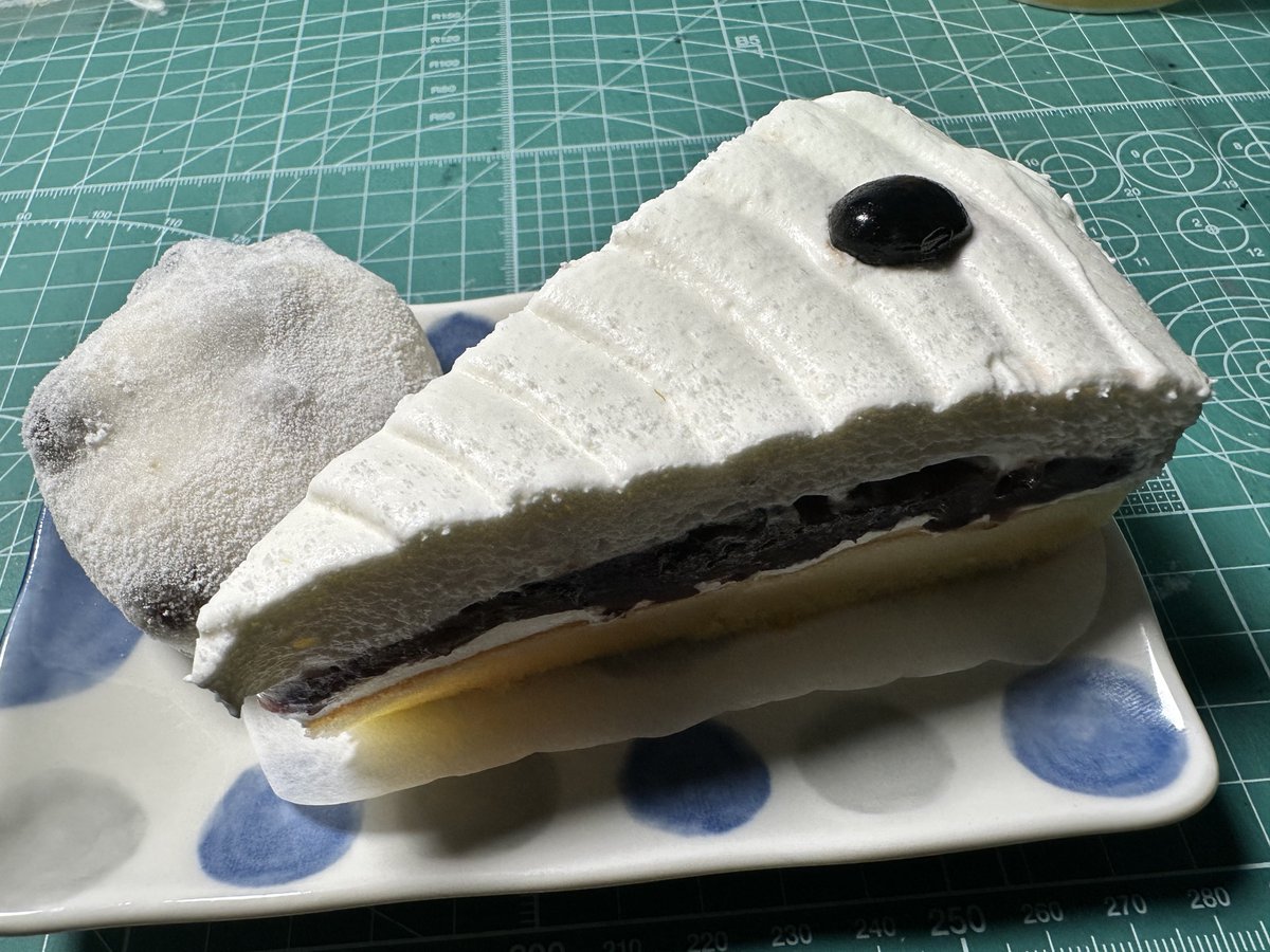 バレンタインデーに🍰ケーキ食べます(^◇^;)
#ケーキ #大福 #せなすけ