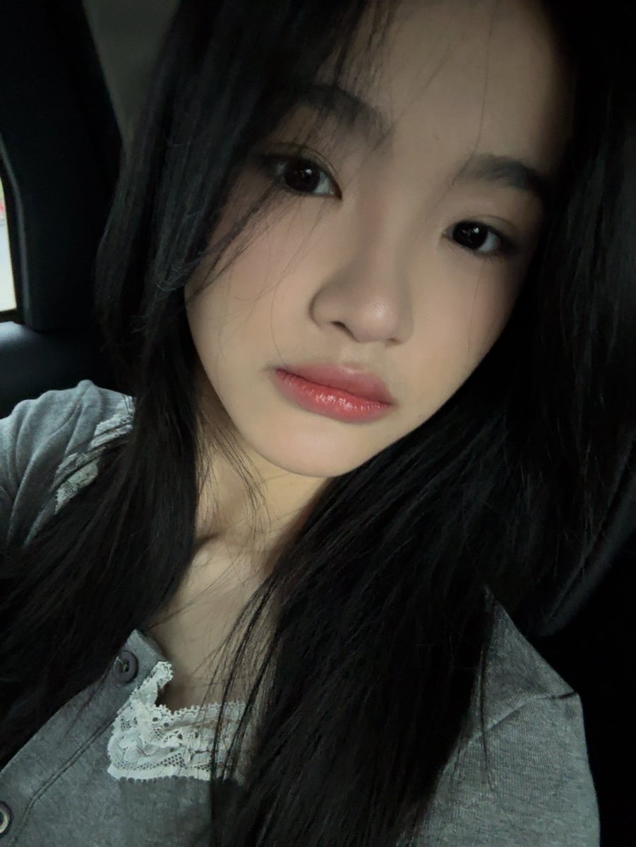 CErine_JKT48's tweet photo. UDH MKN COKLAT DUBAI BLM https://t.co/PBwjcM1Fh4