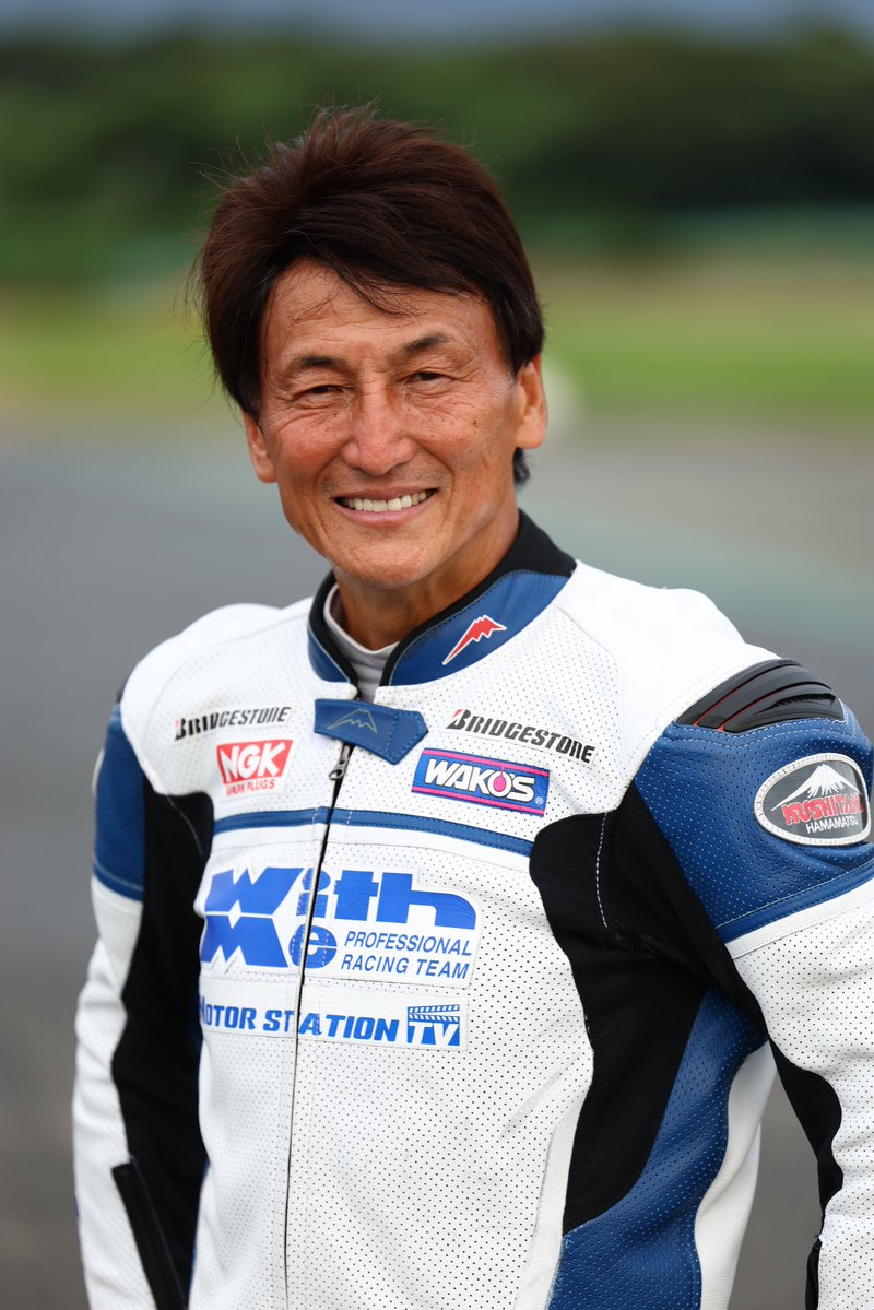 WITH_ME_PRT's tweet photo. 【ゲスト情報解禁 第1弾】
誰よりも深いCB愛。
CBファンミーティングに最速の男が凱旋！

2025年CBアンバサダー、そして「鉄馬」でCB1000Fを優勝に導いた丸山浩の参加が決定！🏆

📅 2026/4/26(日) 
📍 袖ケ浦FRW

https://t.co/KvWW7bCE0n

#CBファンミーティング2026 #丸山浩 #CB1000F #HONDA https://t.co/x0gDVvhibJ