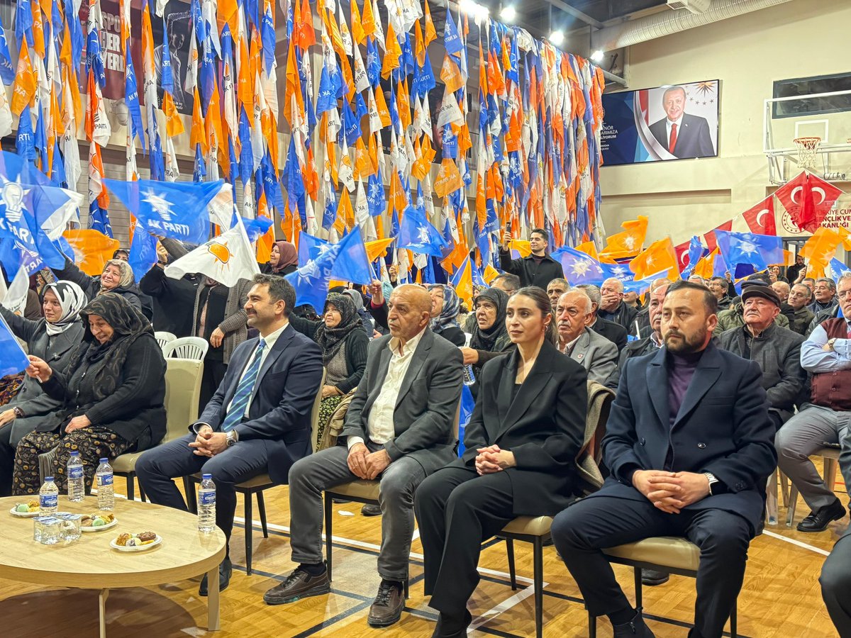 TunayOmurBuzluk's tweet photo. Elmadağ İlçe Danışma Meclisi Toplantımızı
Gençlik Kolları Genel Başkan Yardımcımız, Ankara Milletvekilimiz Sn @ZehraNurAydemr  ile birlikte gerçekleştirdik. 

Hedeflerimiz için istişarelerde bulunduk İlçe başkanımız @OguzCalis06 ve teşkilatımıza gayretleri için teşekkür ediyoruz. https://t.co/r3icFvVci8