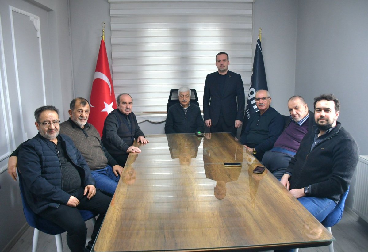 Kıymetli büyüklerim önceki dönem MHP İl Başkanımız Sn.Fahri Yüksel, Turgut Özal Tıp Merkezi Başhekim Yardımcısı Prof. Dr. Fatih Sümer, Malatya eski İl Genel Meclisi Başkanı Sn.Abdurrahman Atay, Dr. Eren Ceyhan, Sn. Bülent Bayram ve Sn. Kemal Ceyhan’a nazik ziyaretleri ve kıymetli