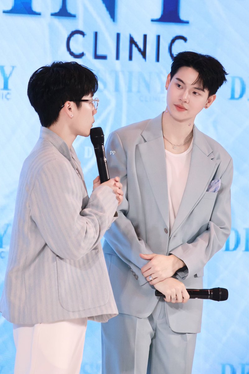 เชื่อแล้ววว ว่าคิดถึงบี๋ที่สุด👀

#FriendsofDestinyYinWar 
DESTINY CLINIC YINWAR 02
#yinyin_anw <a href="/yinyin_anw/">Yinyin</a>
#warwanarat <a href="/warwanarat/">ว</a>