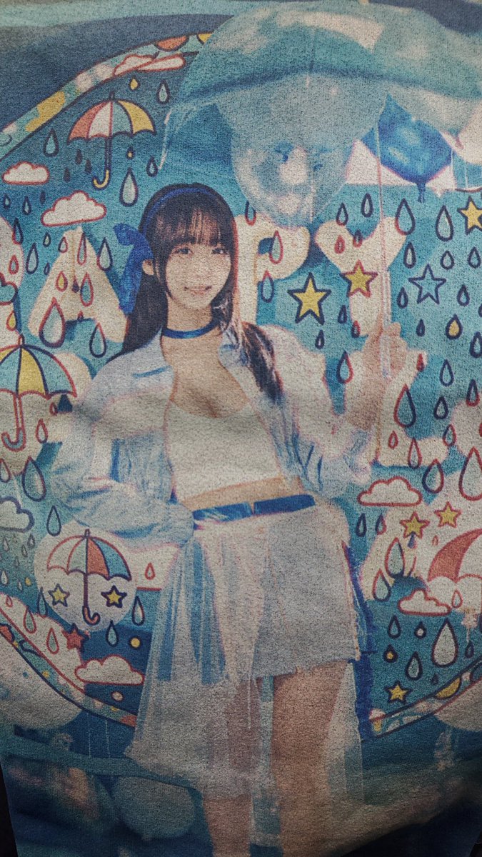 伊織もえさんの物販でTシャツ買ったのでこれからこれを着てライブ