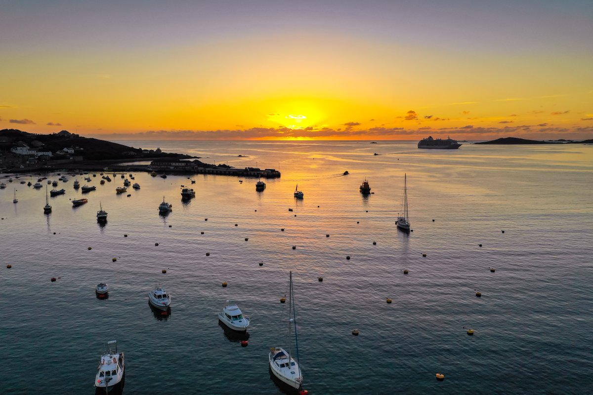 IOSTravel's tweet image. Spread the love this Valentine’s!

Tag someone you’d love to explore the Isles of Scilly with.

Whether it’s walking along hidden coves, sipping coffee with a view, or spotting wildlife together, Scilly is better together.

Who would you bring?

#IslesOfScilly #ValentinesDay