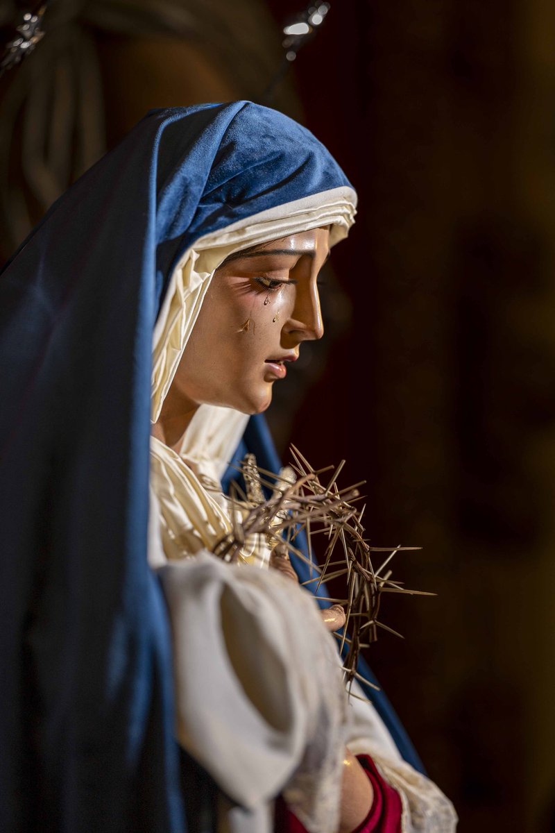 🙏 #ÁNGELUS |  

El ángel del Señor anunció a María; 
Y concibió por obra y gracia del Espíritu Santo.  

Ave María
[...]  

Ruega por nosotros,  
Santa Madre de Dios, 
para que seamos dignos de alcanzar las promesas de Nuestro Señor Jesucristo.  

<a href="/Pvictoriamalaga/">Parroquia Basílica Real Santuario Victoria Málaga</a>