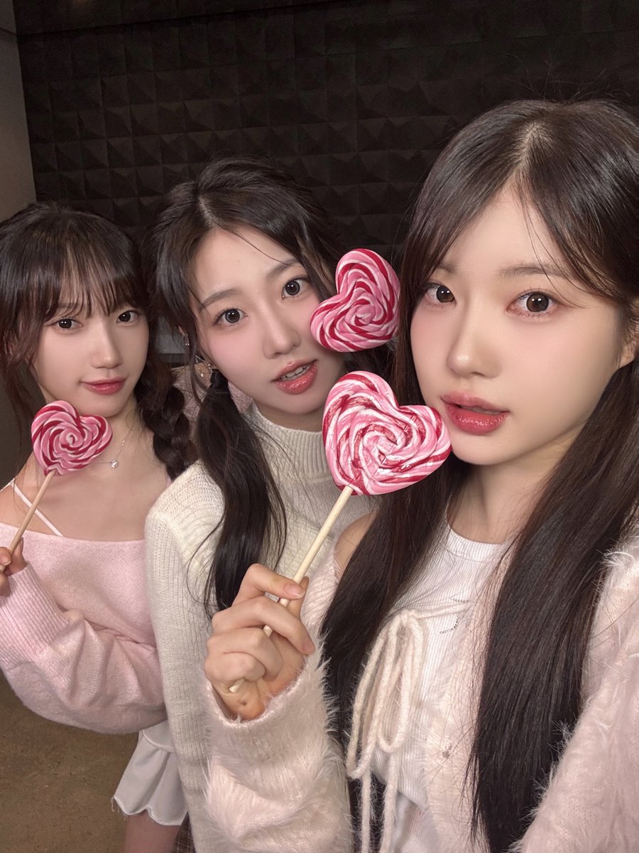 𝗛𝗮𝗽𝗽𝘆 𝗩𝗮𝗹𝗲𝗻𝘁𝗶𝗻𝗲'𝘀 𝗗𝗮𝘆💗🍫🍭
⠀
#USPEER #유스피어