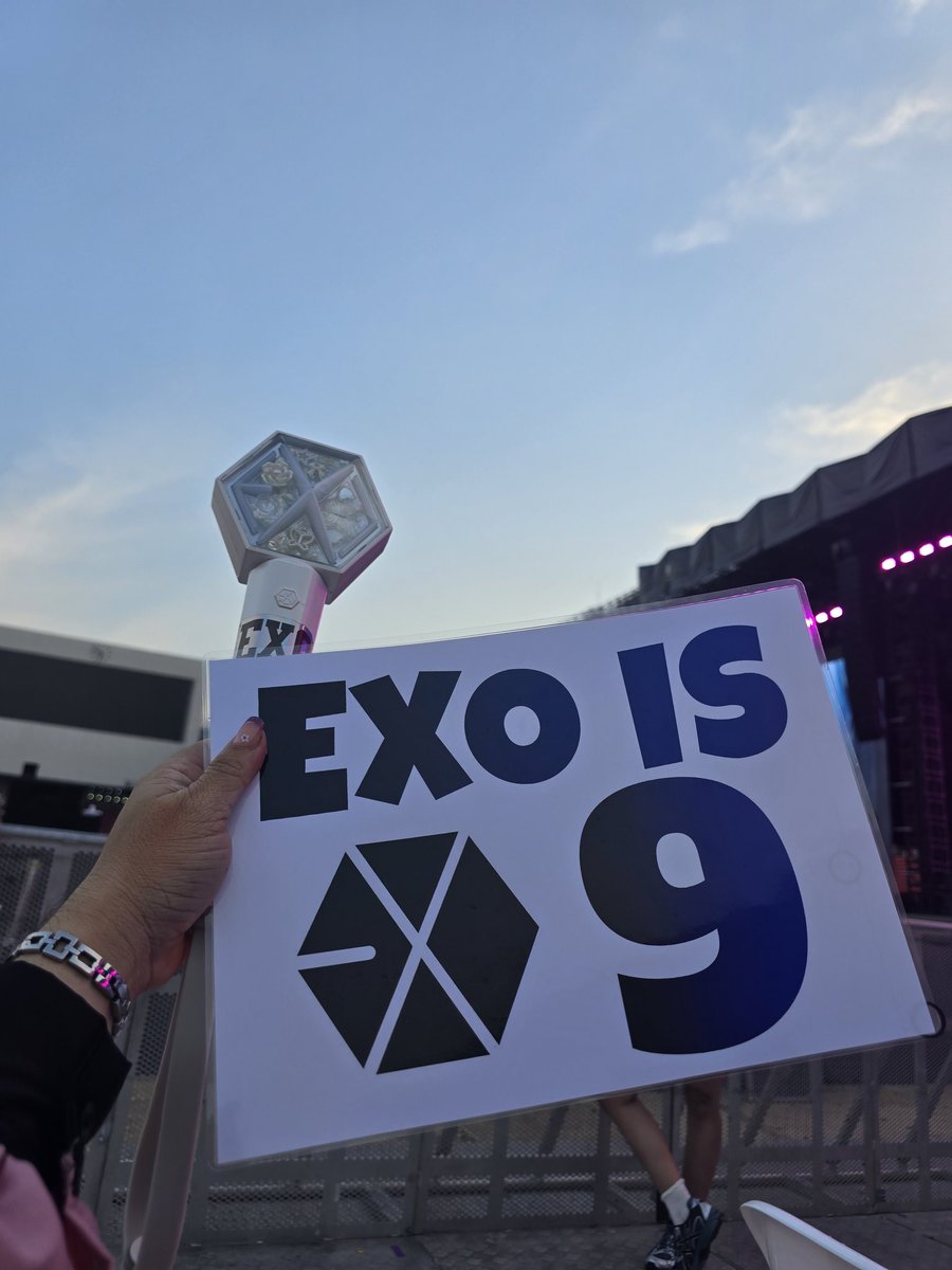 หัวแถวสเตจรอง ot9 รายงานตัว🤍
#SMTOWN2025_26
#SMTOWNLIVE2025_26_BANGKOK