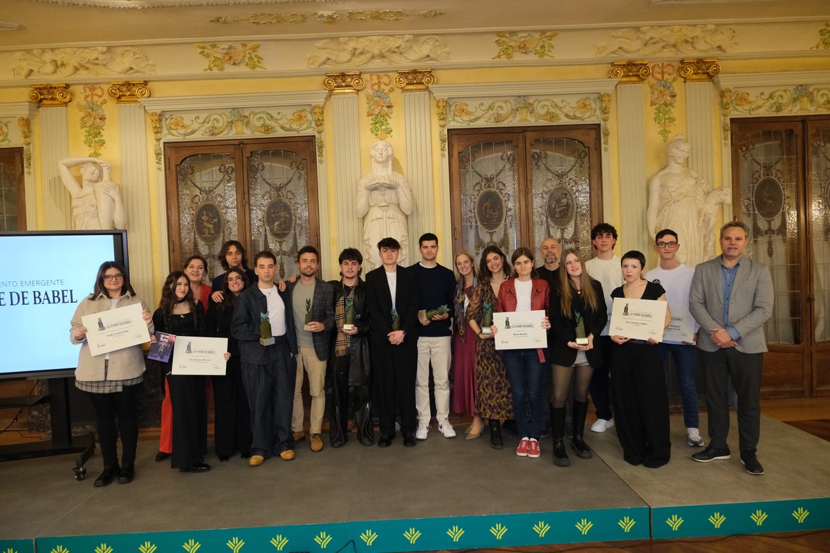 aragonradio's tweet photo. El salón de columnas de la sede de Caja Rural de Aragón se convirtió el viernes en una clara muestra de la vitalidad y pulsión creadora de los jóvenes aragoneses. Aragón Radio y la Fundación Caja Rural de Aragón entregaron los premios Talento Emergente ‘La Torre de Babel’, que ha alcanzado su cuarta edición y se han consolidado como un escaparte de la creatividad joven en Aragón.

Conoce a los premiados👇
https://t.co/6XlN5rVAyV