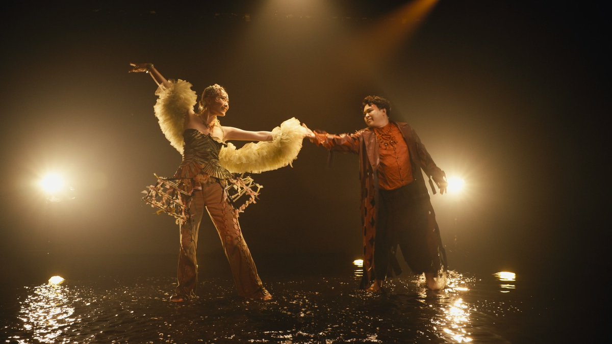 show_window_'s tweet photo. Cinematographer：鈴木秀岳 (BLUETAPE) 
Camera Assistant：高橋遼平 (BLUETAPE) 
Gaffer：駒井喜一 (BLUETAPE) 

Costume Styling / Make-Up：光岡あかり
Hair：山﨑和香 

Editing / Color Grading：光岡あかり

Choreography：光岡あかり / 山﨑和香
山科諒馬 https://t.co/C26tqZMRYY