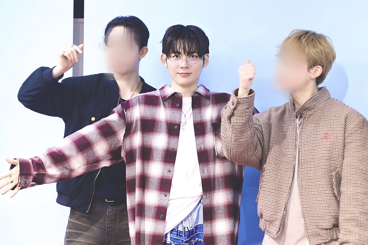 🧡
260214 일본 🫳🏻🫳🏻

#BXB  #비엑스비 #Jihun #지훈
<a href="/bxb_twt/">BXB</a> <a href="/BXB_wolfburn/">BXB Official</a>
