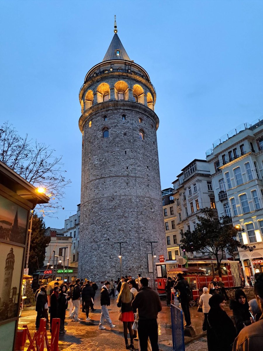 modali_adam's tweet photo. Yalnızlar kulesi…
#Galata https://t.co/28Vy5t3ESL