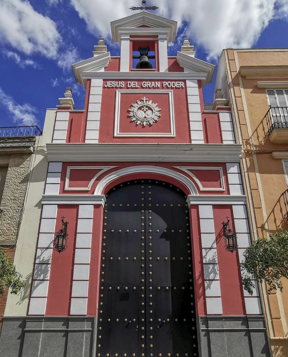 CIERRE DE CAPILLA 
Se informa a todos los hermanos y devotos que hoy la Capilla permanecerá cerrada durante el horario de tarde, debido al paso de la Cabalgata de Carnaval.