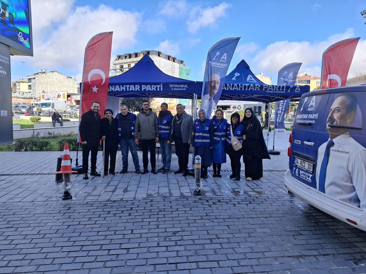 🚨Anahtar Parti’den Tam Saha Pres!

Anahtar Parti Teşkilat Başkanlığı, planlı ve hedef odaklı “tam saha pres” stratejisini pilot bölge olarak belirlenen Ümraniye’de başlattı.

Klasik saha çalışmalarından farklı olarak analiz ve sonuç odaklı yürütülecek modelle; hem üye