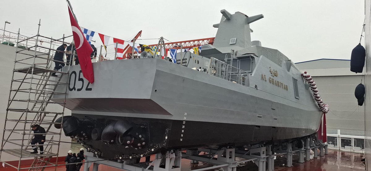 DefenceTurkey's tweet photo. DEARSAN Tarafından Katar İçin İnşa Edilen İkinci Güdümlü Mermili Hücumbot Gemisi Denize İndirildi
DEARSAN Gemi İnşaat Sanayi A.Ş. ve Katar Silahlı Kuvvetleri arasında imzalanan 2 adet 50 m Güdümlü Mermili Hücumbot inşası sözleşmesi kapsamında Q52 AL GHARIYAH gemisi 14 Şubat 2026 Cumartesi günü saat Dearsan Tersanesi`nde icra edilen törenle denize indirildi. @DearsanShipyard
https://t.co/3KN0w2SNh8