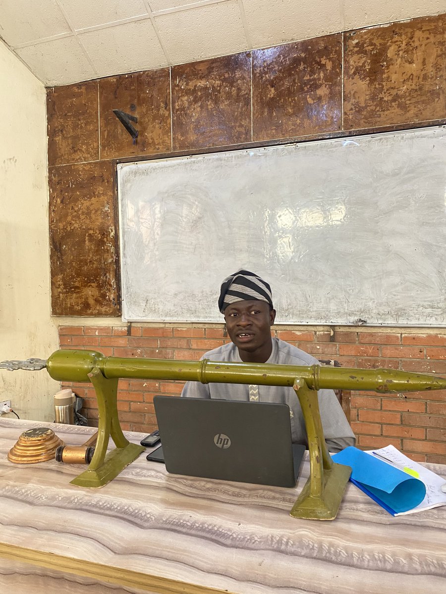 🚨HAPPENING INSIDE THE SENATE 

The Senate President, Senator Dosunmu takes over the presiding seat after the recess.

#FutminnaSRA
#4thSitting 
#bosso