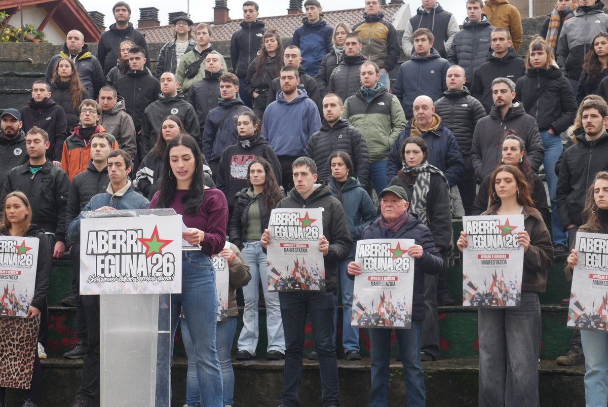 JardunK's tweet photo. Gernikan prentsaurrekoa egin dugu hurrengo apirilaren 5ean burutuko den Aberri Egunera deituz.

📅 Apirilaren 5ean
⏰ 13:00etan
📍 Gernika, Merkuriotik

ASKATASUNAREN BIDEAN, BORROKAK DARRAI! https://t.co/ZCM2835Doa