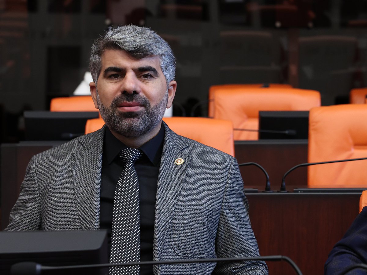 Mersin Milletvekilimiz Sayın Faruk Dinç, Fahri Kur’an Kursu Öğreticilerimizin yıllardır beklediği kadro düzenlemesine ilişkin Yeni Yol Grubu Milletvekili Selçuk Özdağ tarafından hazırlanan kanun teklifine imza verdi.