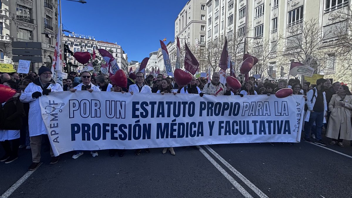 AmytsLaPaz's tweet photo. #HuelgaMedica #HuelgaFacultativa #StopGuardias24h #EstatutoPropio #Sanidad #AMYTS #APEMYF https://t.co/i8b819lBwf