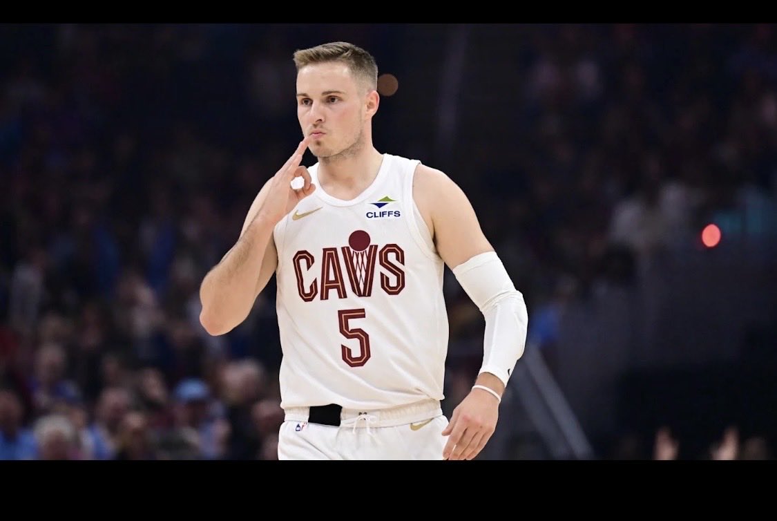 Pause du All Star Game, quelques stats individuelles sympas à retenir sur cette saison :

-Les meilleurs tireurs à 3 pts de la ligue (minimum 3,2 3PA/m)

1. Luke Kennard = 49,4%
2. Jaylon Tyson = 47,5%
3. Sam Merrill = 47,2%
4. Tari Eason = 46,0%
5. Jaden McDaniels = 45,4%