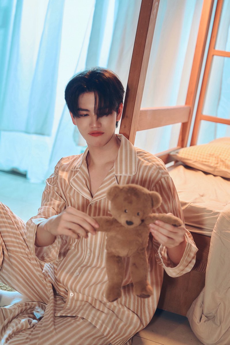 วาเลนไทน์ปีนี้พีทเล่นหมีก่อนนะคับหม่ามี๋
#Pete_nvich