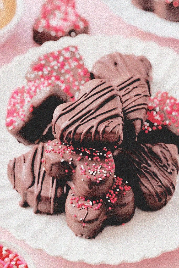 ⠀⠀ ⠀⠀ ⠀⠀ ˙ . ꒷ ₍ᵔ.˛.ᵔ₎ . 𖦹˙— ⌗
⠀⠀
𝓢ir 𝓡ed 𝓛atex,

While I really appreciate your gifts, I almost had heart attack from the tremendous shiver upon discovering the flowers. Thankfully, I like sunflowers! Happy Valentine’s Day, weird bloke.

—— 𝐒.

/ <a href="/dthfooled/">𝕭𝐀𝐍𝐆 ‍‍ ‍‍ ‍‍💥 ‍‍ ‍‍ ‍‍ 𝕭𝐀𝐍𝐆 ‍‍ ‍‍ ‍‍ .ᐟ</a>