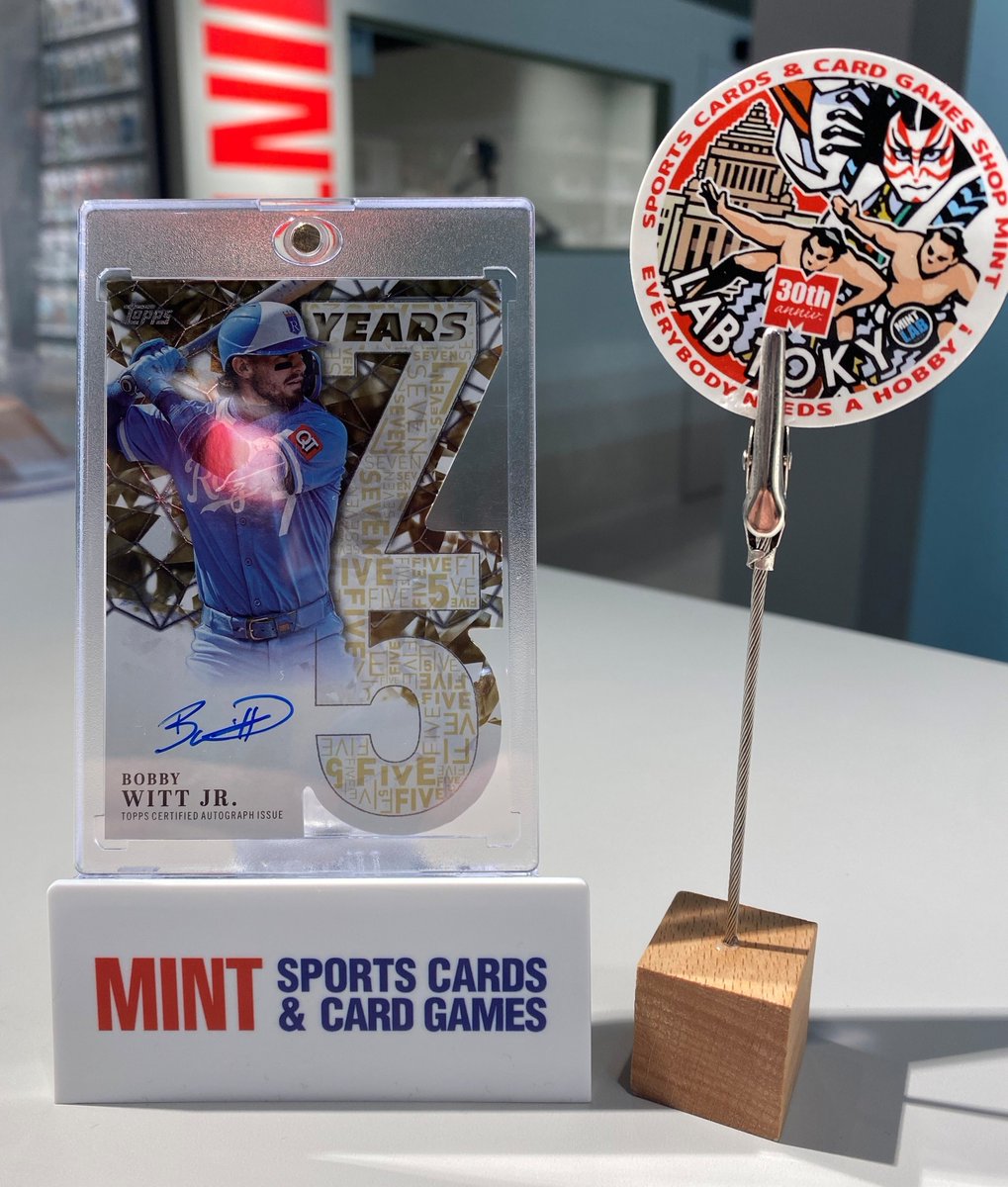 MINTLABTOKYO1's tweet image. お客様良い引きー( ^ω^ )「MLB 2026 TOPPS SERIES 1 BASEBALL」より、ボビー・ウィット・ジュニアの50枚限定ダイカット直筆サインカード( ^ω^ )( ^ω^ )！！
Bobby Witt Jr. 
#MINTお客様良い引き #MINTLABTOKYO #BobbyWittJr  #EVERYBODYNEEDSAHOBBY