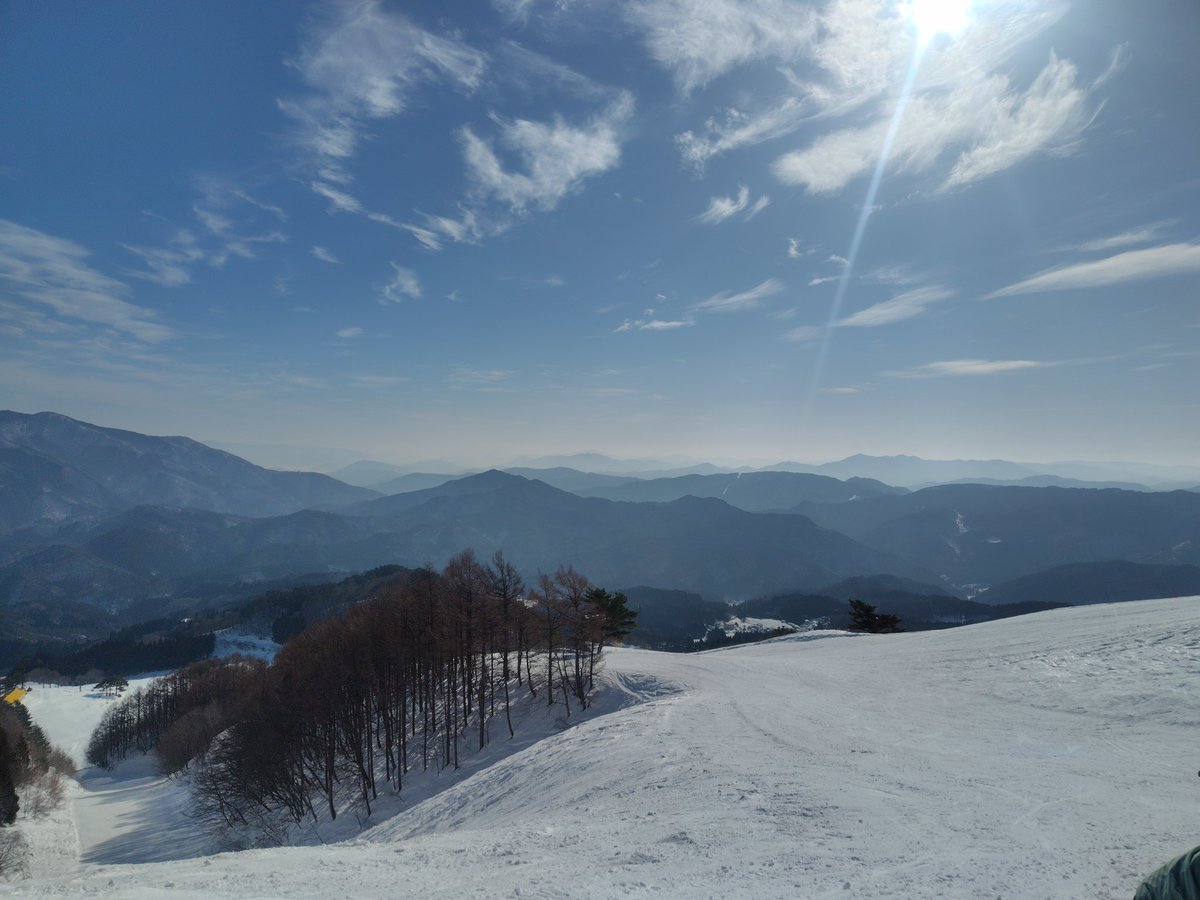 a_mwup's tweet photo. 今日は気分転換にスノボしに行って来ました🏂️
めちゃくちゃ気持ち良くて楽しかったな😀
また行こうっと🎵 https://t.co/KQ07V7kb9v