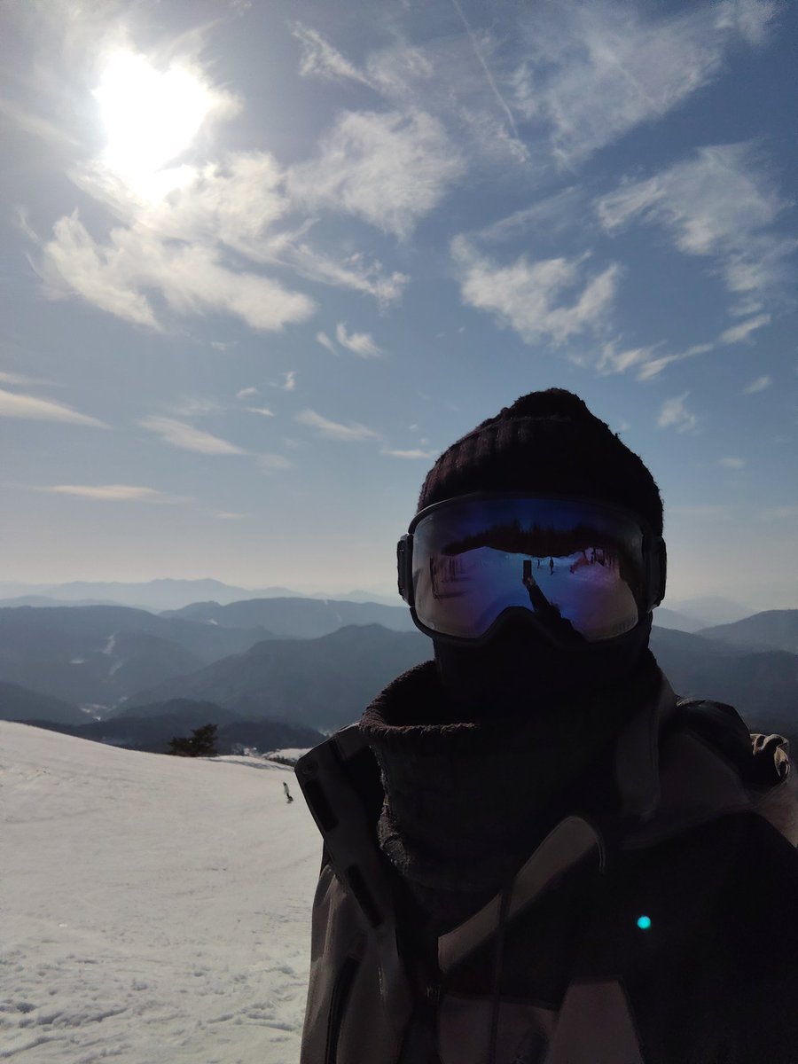 a_mwup's tweet photo. 今日は気分転換にスノボしに行って来ました🏂️
めちゃくちゃ気持ち良くて楽しかったな😀
また行こうっと🎵 https://t.co/KQ07V7kb9v