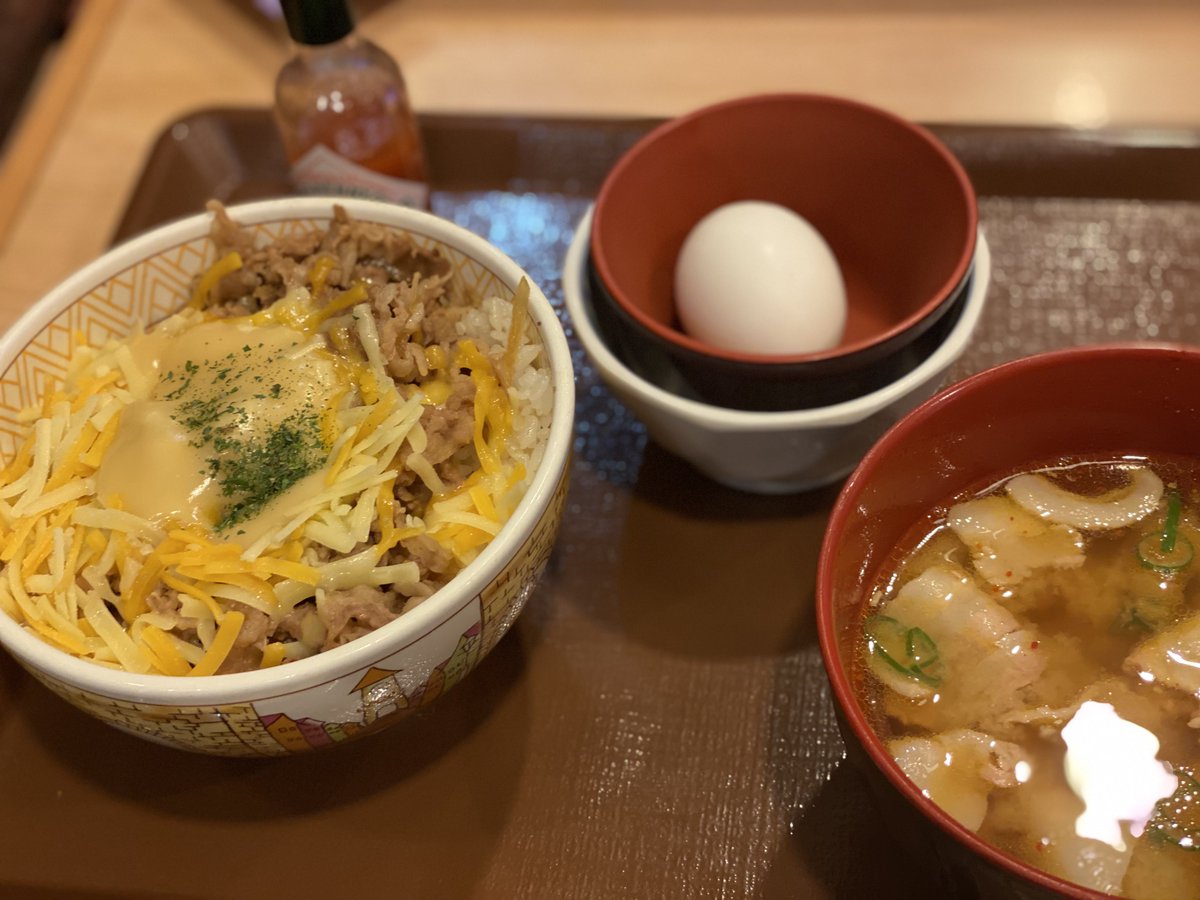 meechul_710's tweet photo. 今日の夕飯はすき家！
(灬ºωº灬)ﾌﾌﾌ~ﾝ♪ https://t.co/ZeNAw2ePK1